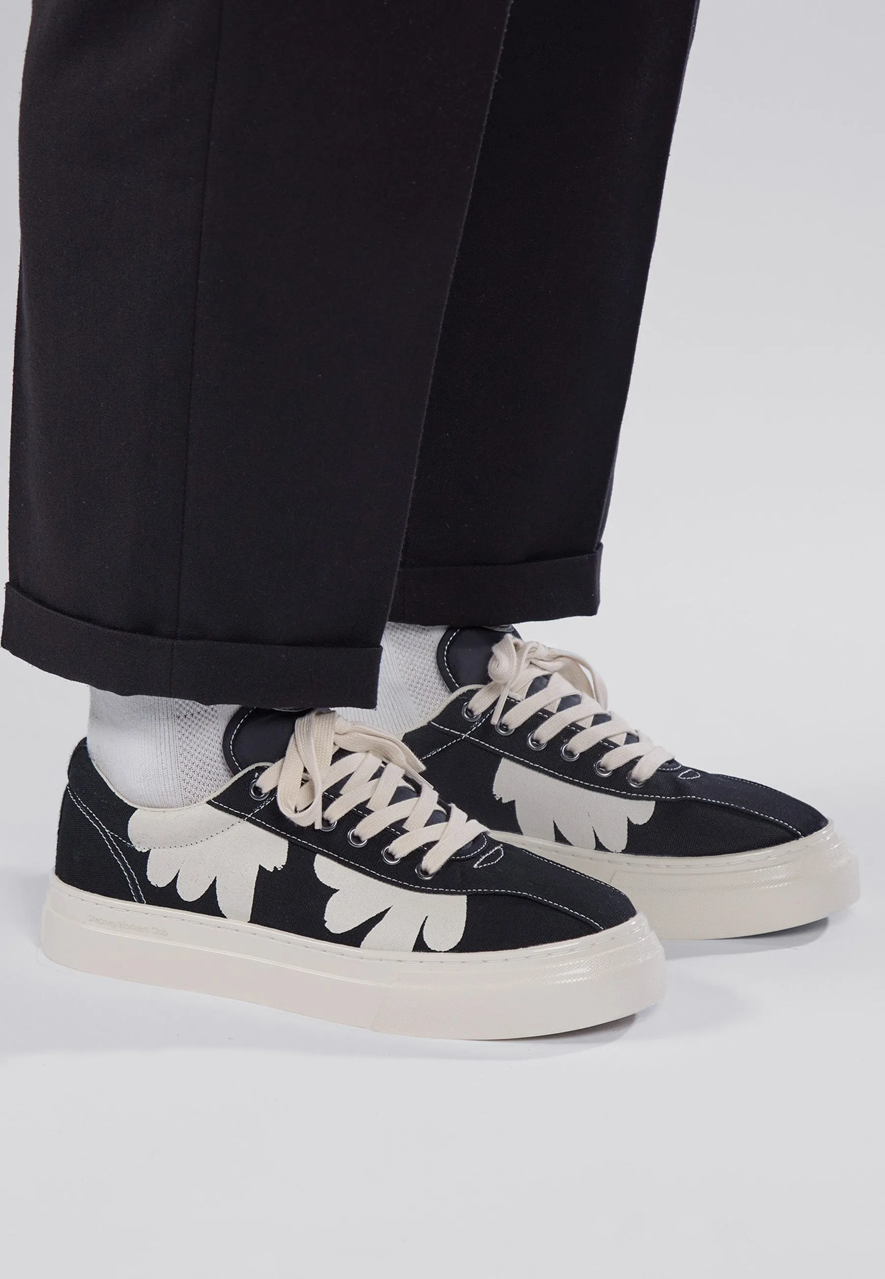 Dellow Cup Shroom Hands Suede - Black/White