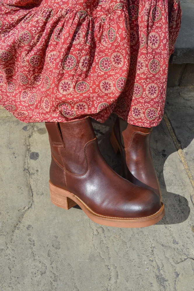 Pavement Jenny Vintage Brown Boots